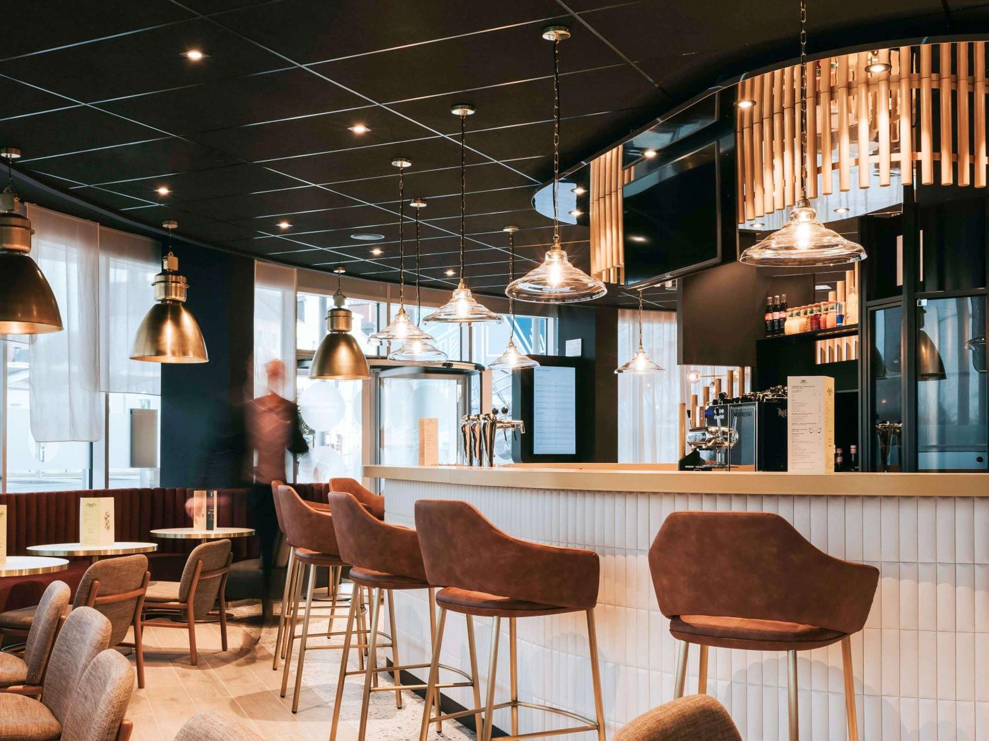 Novotel Angers Centre Gare Экстерьер фото