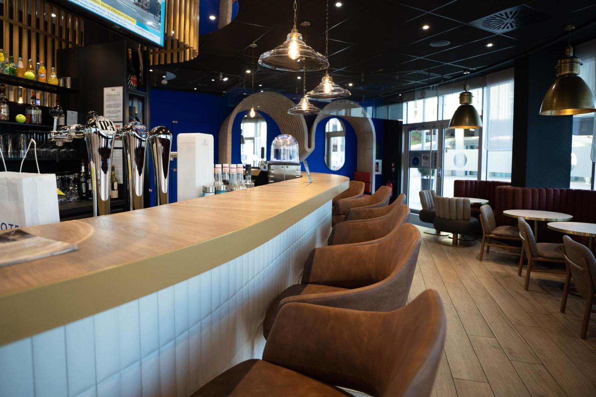 Novotel Angers Centre Gare Экстерьер фото